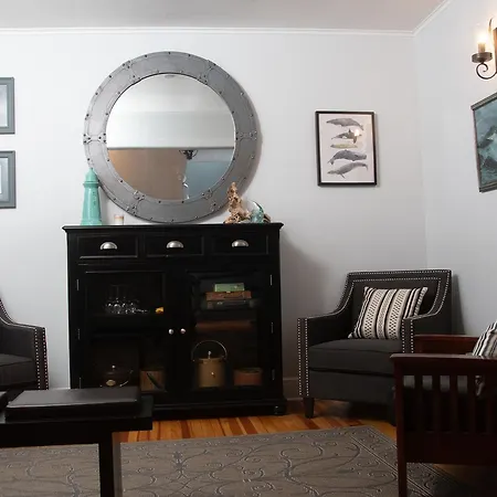 The Ocean Bay House Bed & Breakfast